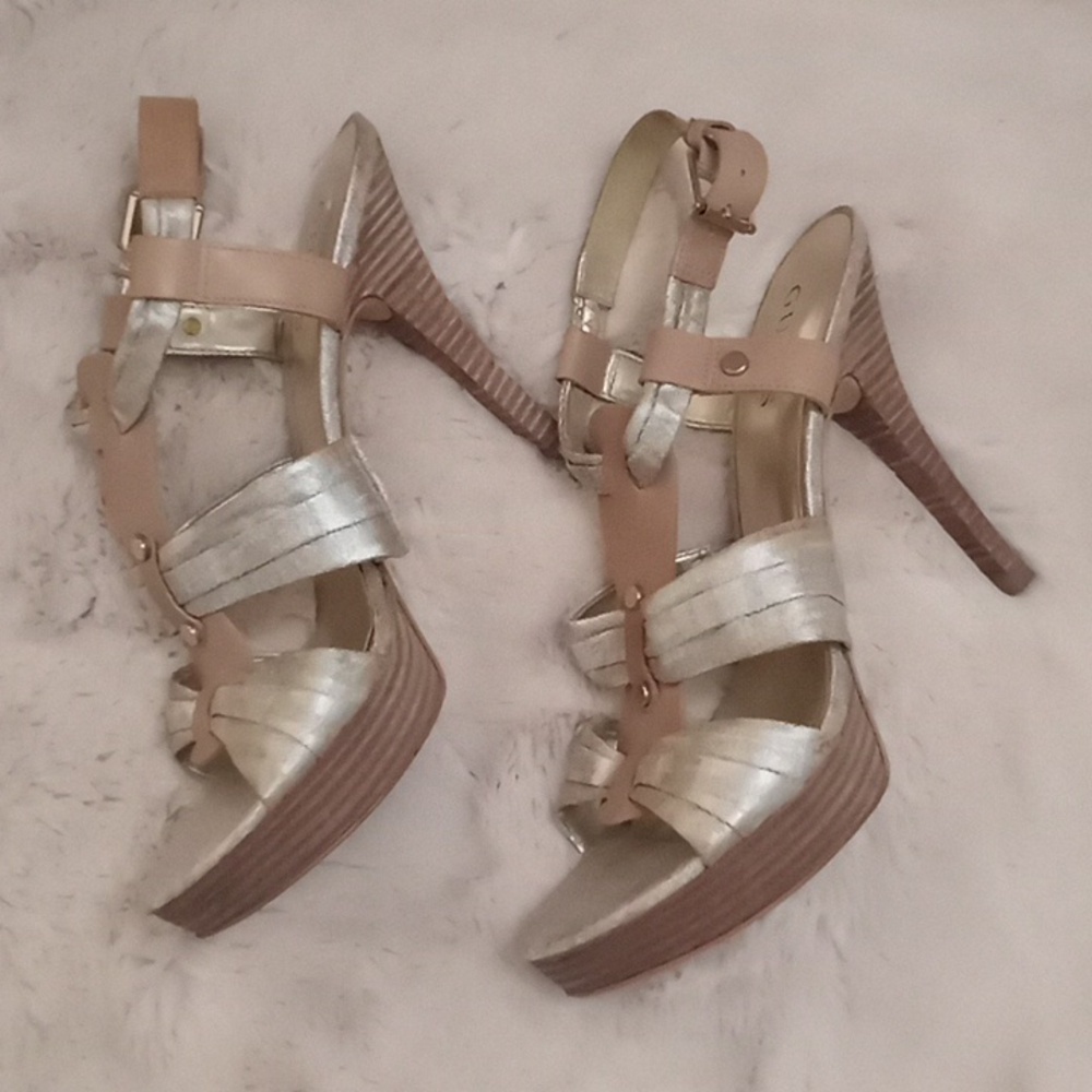 Guess Classic Neutral Linen Tan and Gold Shimmer Coastal Old Money Platform Heel